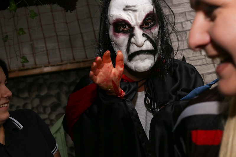 Тыквенные фонари и декорации для квеста на Хэллоуин в Астане