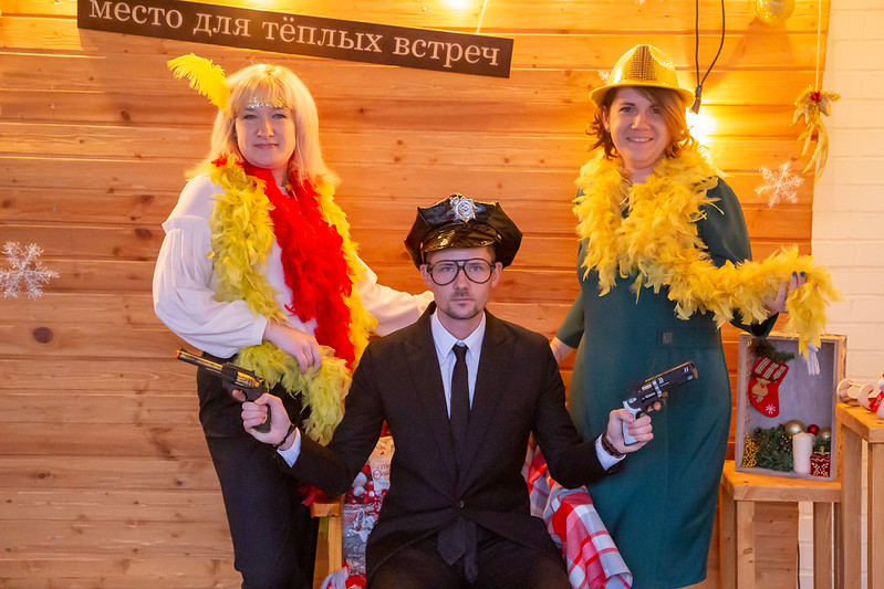 Новогоднее украшение зала для корпоратива в Астане