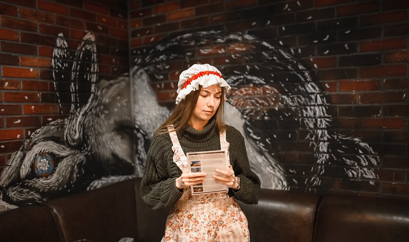 Выездные квесты на Международный женский день: организаторы проводят игру в школе Astana