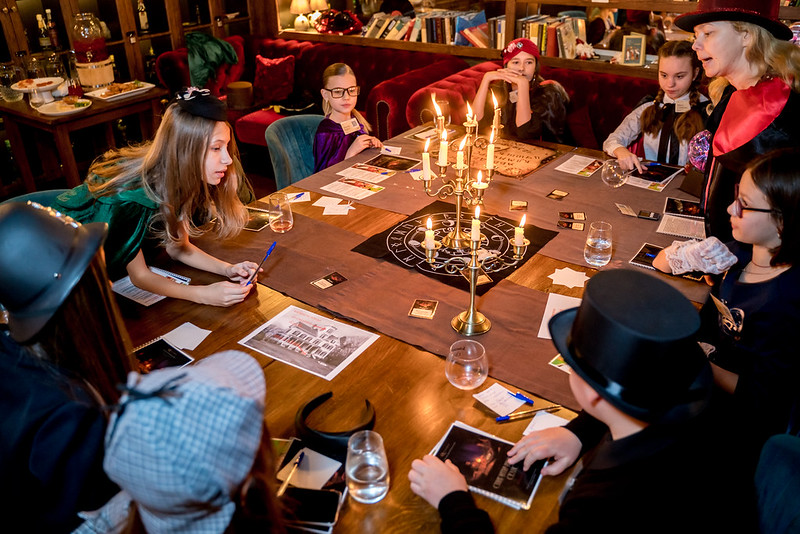 Как отметить 8 Марта в школе: праздничное украшение класса в Astana