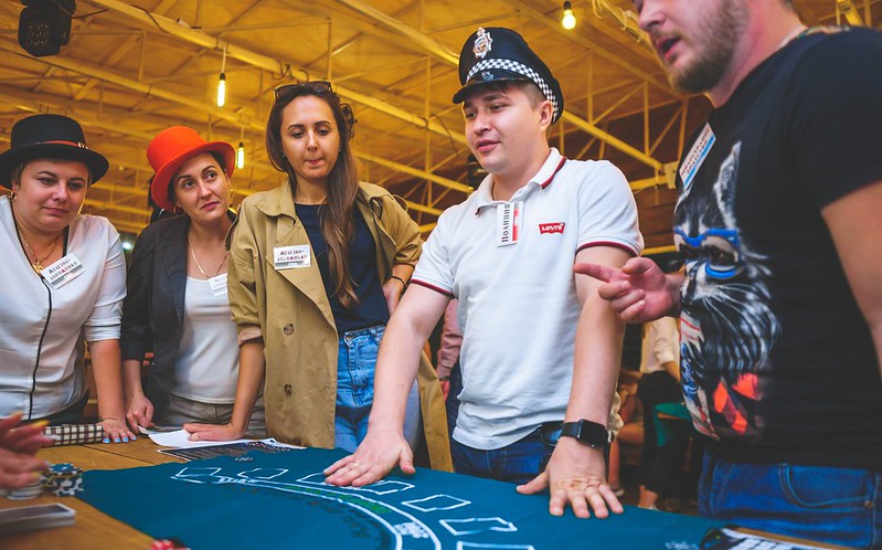 Корпоративные сувениры и подарки на День нефтяника в Astana